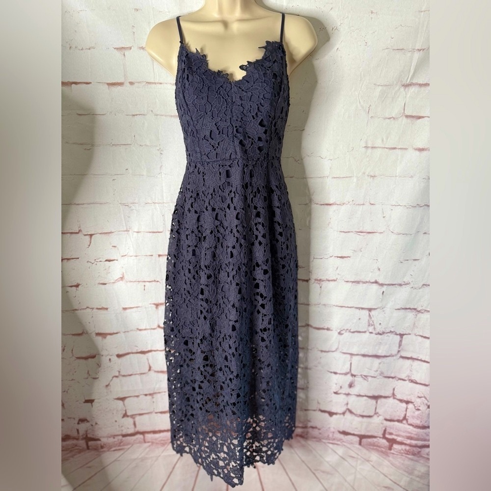 ANTHROPOLOGY MAEVE ASTR The LABEL Eyelet Lace Overlay Midi Dress Slate Blue M - Picture 6 of 15